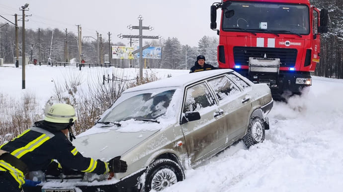 Украину накроет сильный снег и ветер