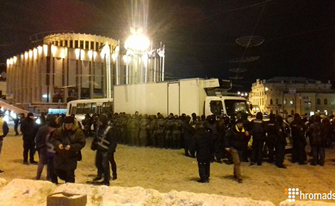 Рух нових сил заявляє про затримання активістів у центрі Києва