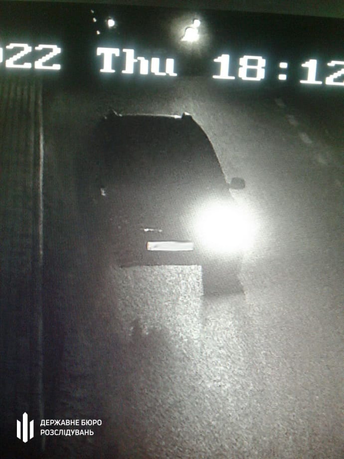Запис відеокамер спостереження, на якій видно пошкодження на автівка в тому місці, де сталося зіткнення