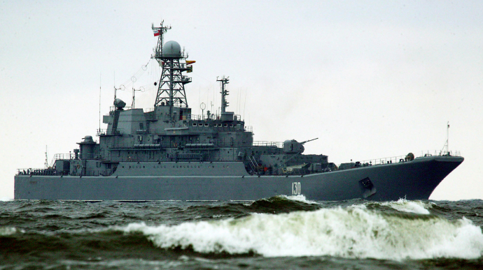 Командование Юг: враг выгнал в Черное море 5 больших десантных кораблей