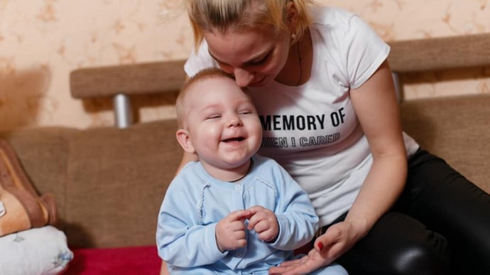 Двухлетний Павлик Мотычка получит лечение Zolgensma – собрано 2,3 млн долларов