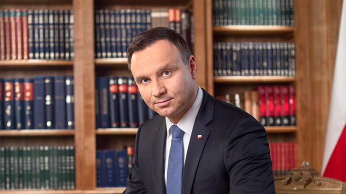 Президент Польши утвердил упрощение трудоустройства украинцев