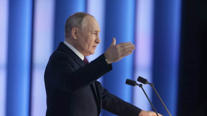 Путін таємно увів посаду політруків в держорганах: зміцнюватимуть патріотизм