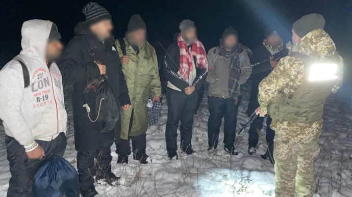 Белорусские пограничники и силовики подбросили Украине группу нелегальных мигрантов