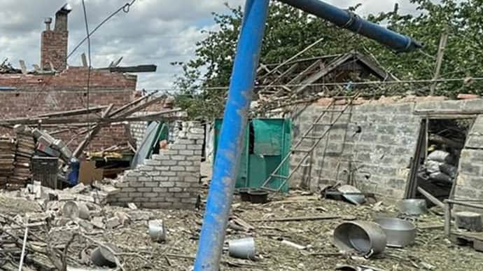 Russians strike Nova Poltavka, Donetsk Oblast, injuring 5 adults and 2 children