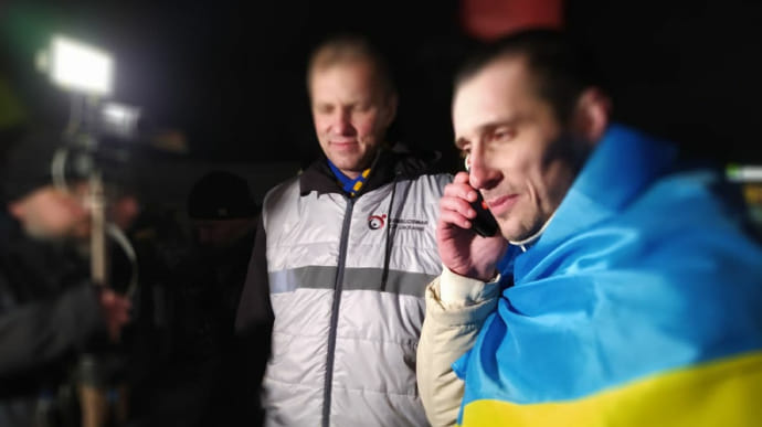 Політв’язень Шумков повернувся до України