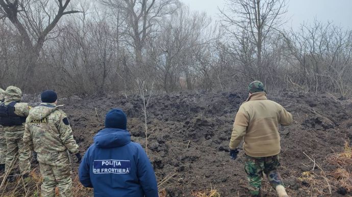Саперы взорвали боеголовку ракеты, которая упала в Молдове