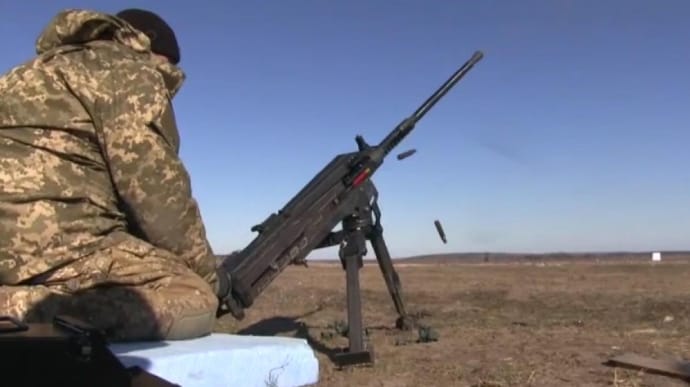 Військові випробовують нову українську зброю великого калібру