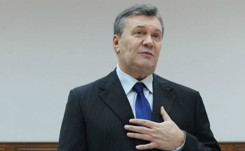 У Маріуполі пенсіонер розклеїв плакати з Януковичем