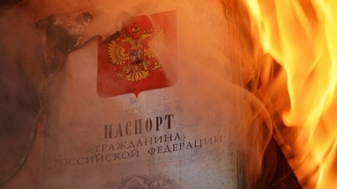 Окупанти провалюють паспортизацію: у Бердянську роздали менше тисячі паспортів РФ