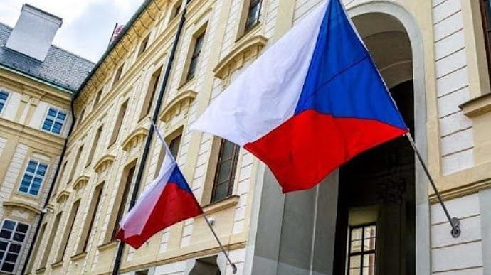 У ЄС пояснили, чи можливе колективне вислання дипломатів РФ на підтримку Чехії