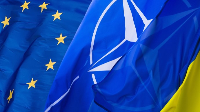 Социологи фиксируют рекордные показатели поддержки вступления Украины в ЕС и НАТО