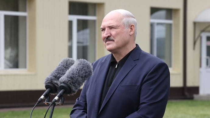 Лукашенко про языковой вопрос: с русского на белорусский переходить незачем