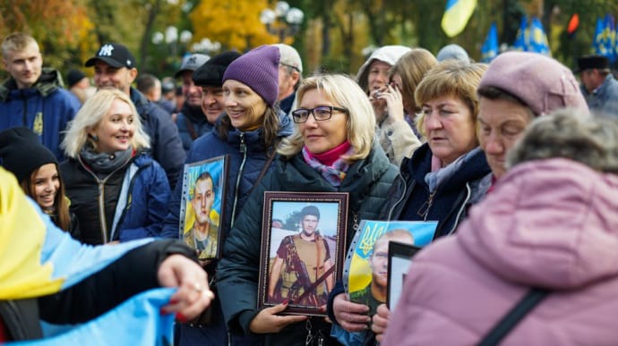 Головні новини четверга і ночі: марш у Києві, на межі червоної зони