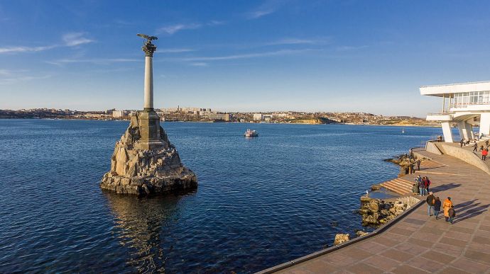 Sounds of explosions and gunfire heard during the night and morning in occupied Sevastopol