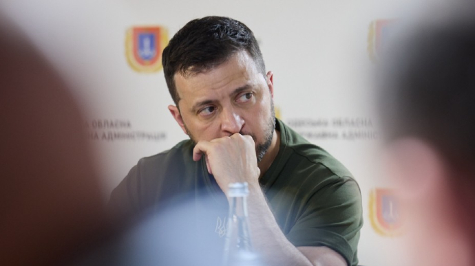 Зеленский: Украина работает над возвращением защитников Мариуполя