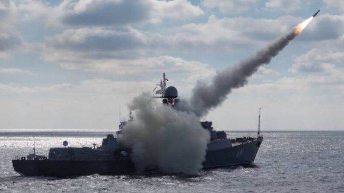 Из-за шторма в Черном море Россия завела все ракетоносители в пункты базирования