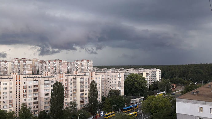 На Київ насувається злива