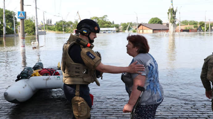 Підрив ГЕС: темпи підйому води знизилися, евакуйовано понад 1,9 тис. людей