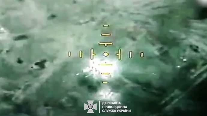 Border guards show precise strikes destroying Russian equipment on Kherson's left bank – video