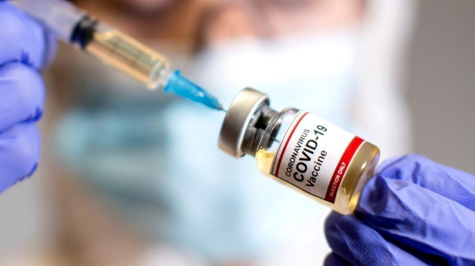 Половина населення Ізраїлю вже повністю вакцинувалася від COVID-19