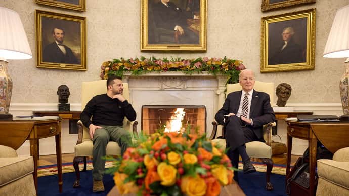 Biden: I won't walk away from Ukraine, and I'm ready to compromise with Congress