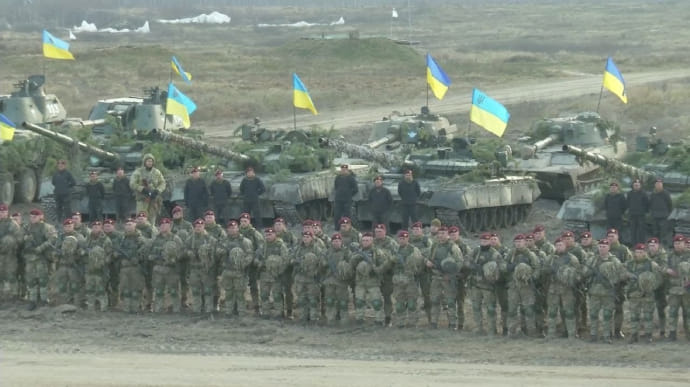Зеленский просит Раду допустить иностранные войска на учения в Украину