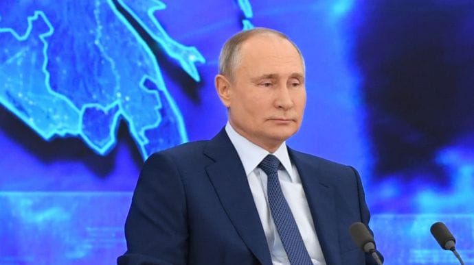 Путин обещает больше поддержки Донбассу и дразнит Зеленского мужеством 