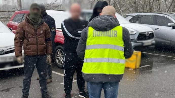 Столичный адвокат-консультант судьи КС бронировал мужчин от призыва в ВСУ