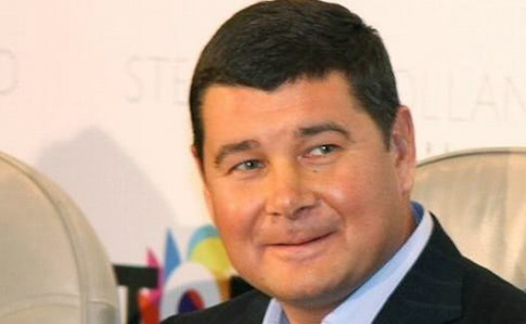 Парубий инициировал блокирование выплат Онищенко за работу в Раде