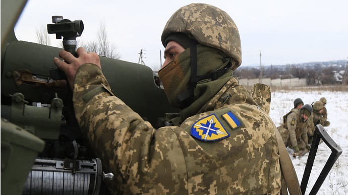 Боевики на Донбассе 4 раза нарушили режим тишины