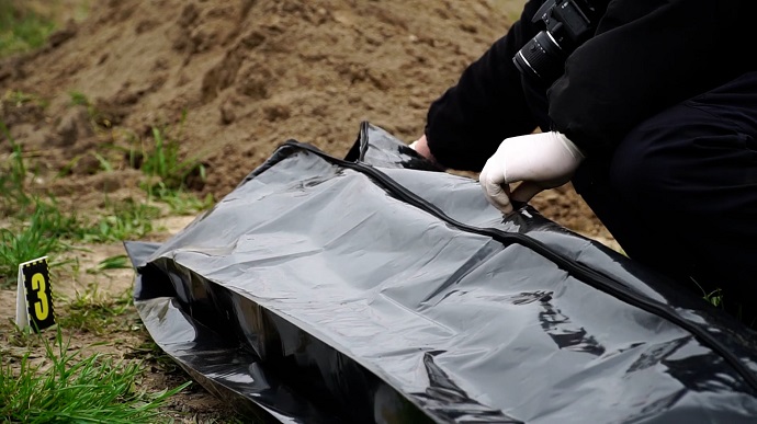Two mass graves with bodies of civilians found in Borodianka 