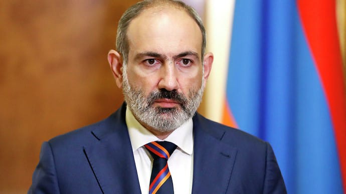 Премьер Армении подал в отставку ради досрочных выборов
