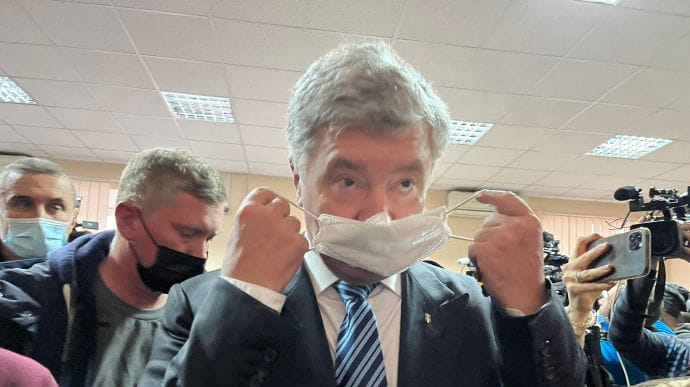Адвокаты настаивают, что Порошенко не подозреваемый. Суд объявил перерыв