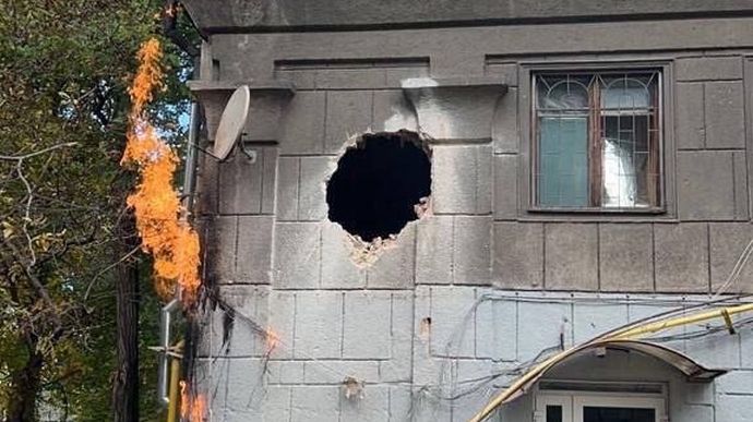 Росіяни атакували Запоріжжя ракетами: влучили в будинок, школу й об’єкти інфраструктури