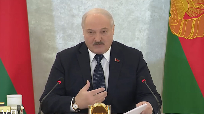 Лукашенко заявив, що послав білорусів забезпечити енергопостачання ЧАЕС