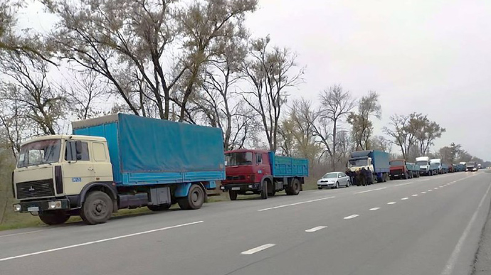 Росіяни пограбували вантажівки Енергоатома, які везли обладнання на ЗАЕС  