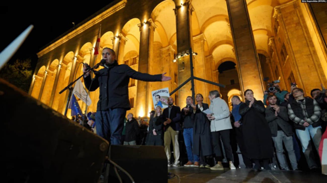 Georgian opposition outlines demands after mass protests commence – videos