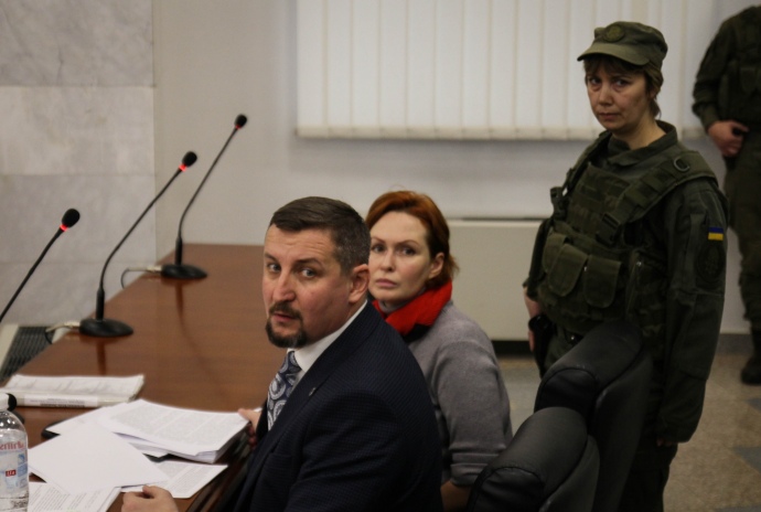 Юлия Кузьменко и ее адвокат Владислав Добош в суде