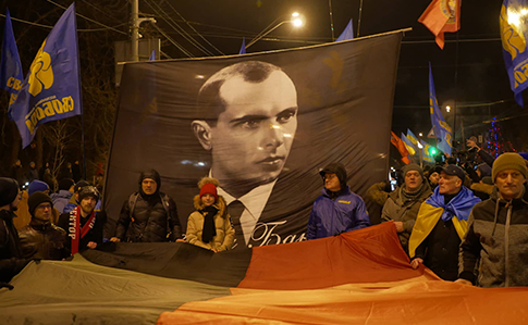 Тысячи националистов устроили в Киеве факельное шествие