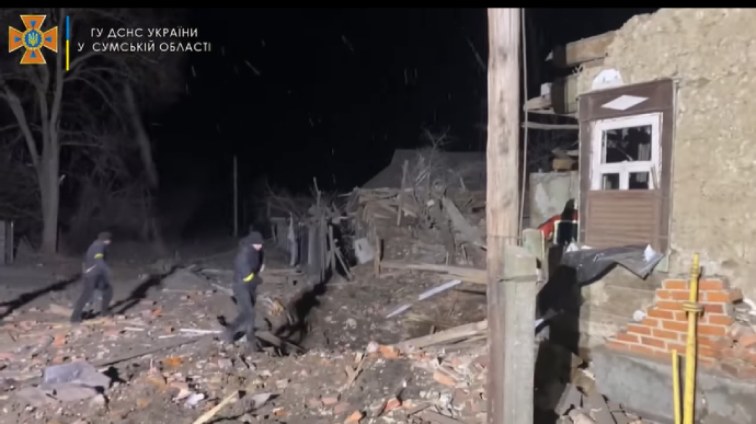 Авиаудары по Сумщине: из-под завалов спасли 5 человек