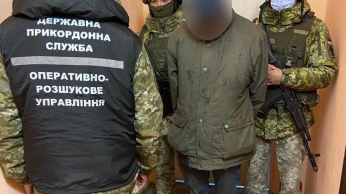 Прикордонники впіймали українця, який працював на окупантів