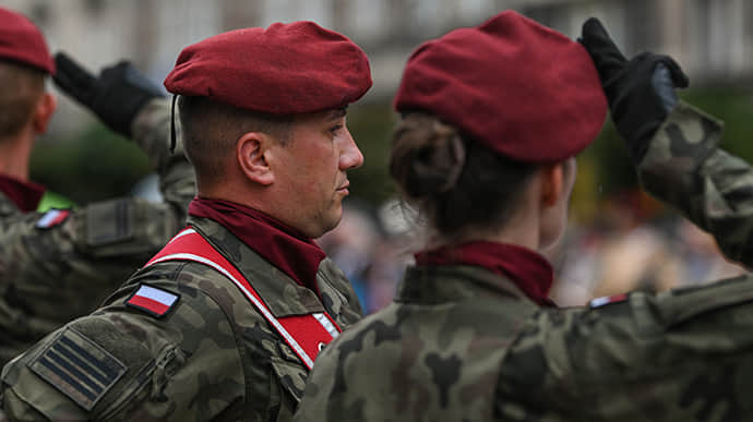 Польща збільшить кількість військових на кордоні з Білоруссю до 10 тисяч