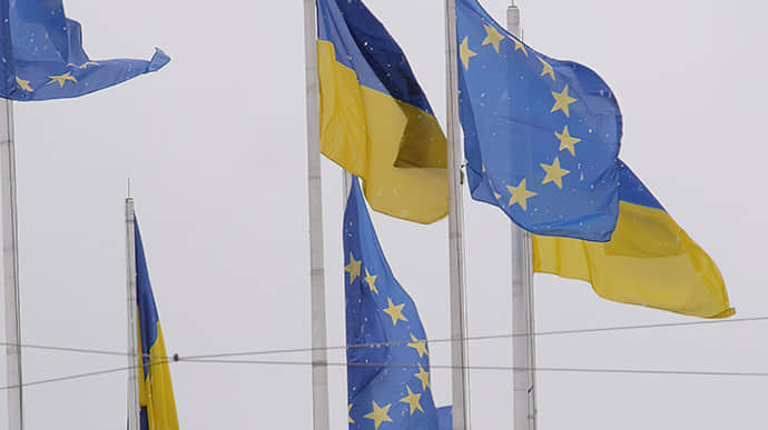 EU leaders vow to find solution to deliver €50 billion for Ukraine
