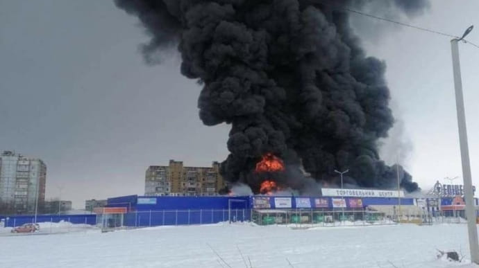 Новости 2 февраля: посадка Навального, крупный пожар в Эпицентре