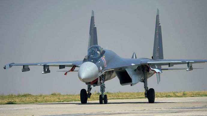 Russians conduct coordinated airstrikes from four Su-35s on Kherson Oblast