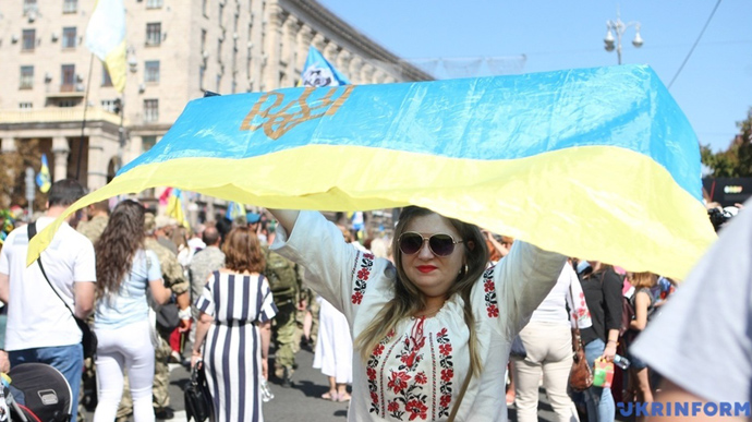 Количество жителей Украины, считающих себя гражданами своей страны, выросло почти в два раза – КМИС