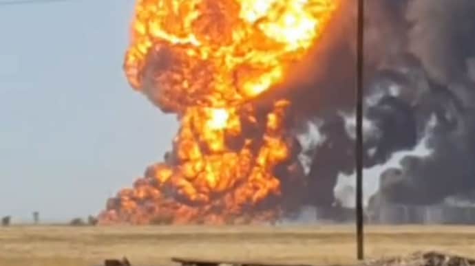 Russian oil depot in Rostov Oblast still ablaze day after Ukrainian drone attack – video