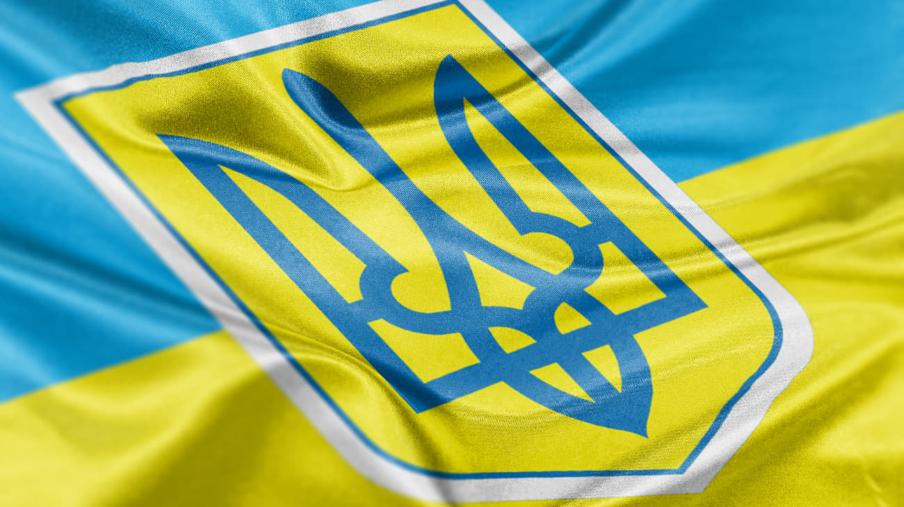 Iranian man walking in T-shirt with Ukrainian flag and coat of arms fined in Moscow