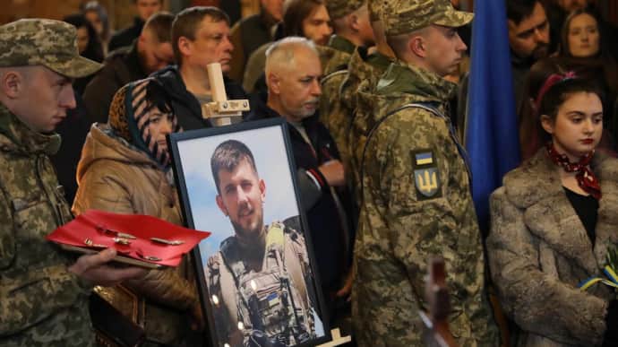 В Киеве попрощались с военным и активистом Петриченко